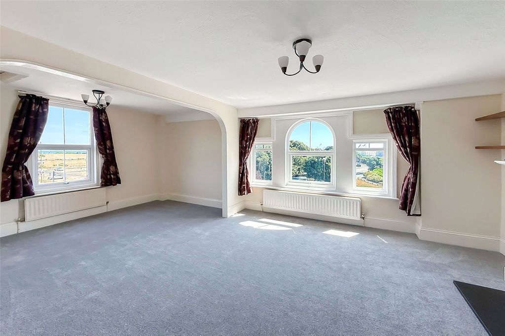Property photo 2 of 19 Picture No. 39