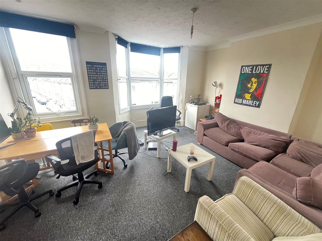 Property photo 3 of 10 8.Jpg