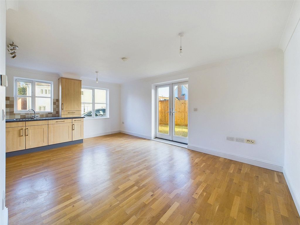 Property photo 3 of 10 Picture 3