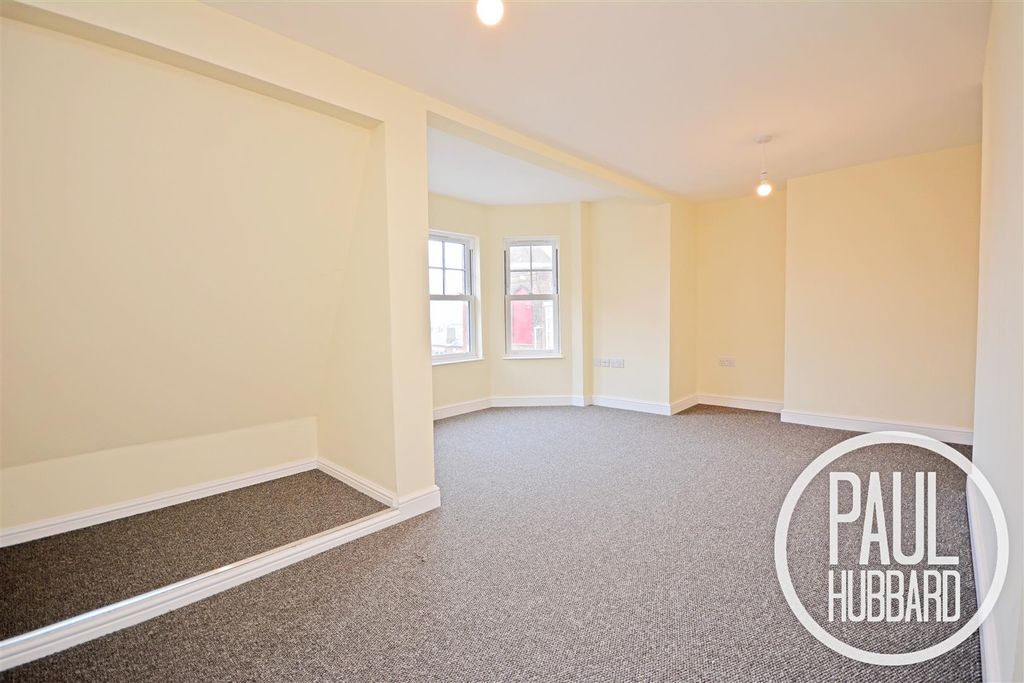 Property photo 2 of 11 Flat 3