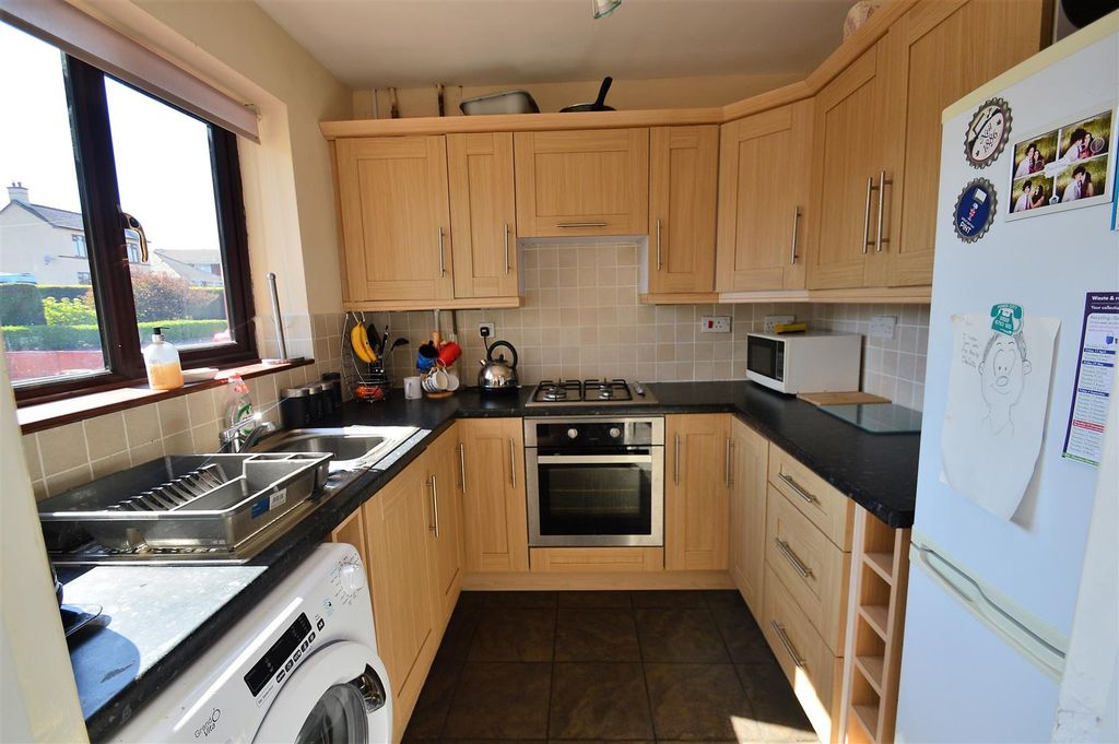 Property photo 2 of 13
