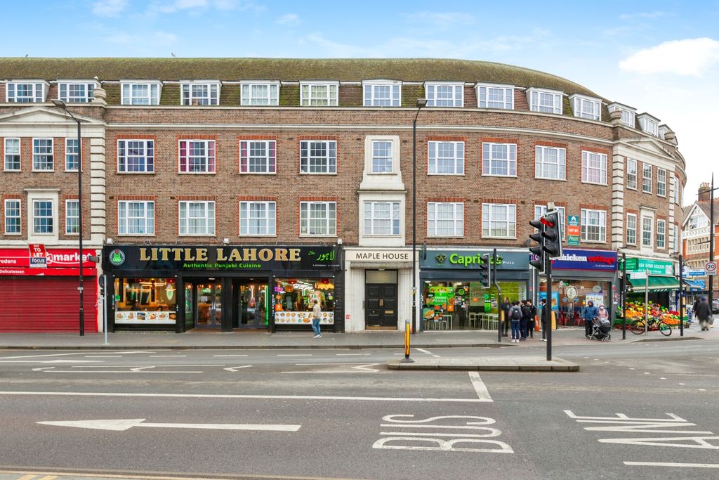 Property photo 1 of 17 Img_1733162_030