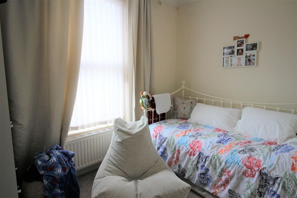 Property photo 3 of 5