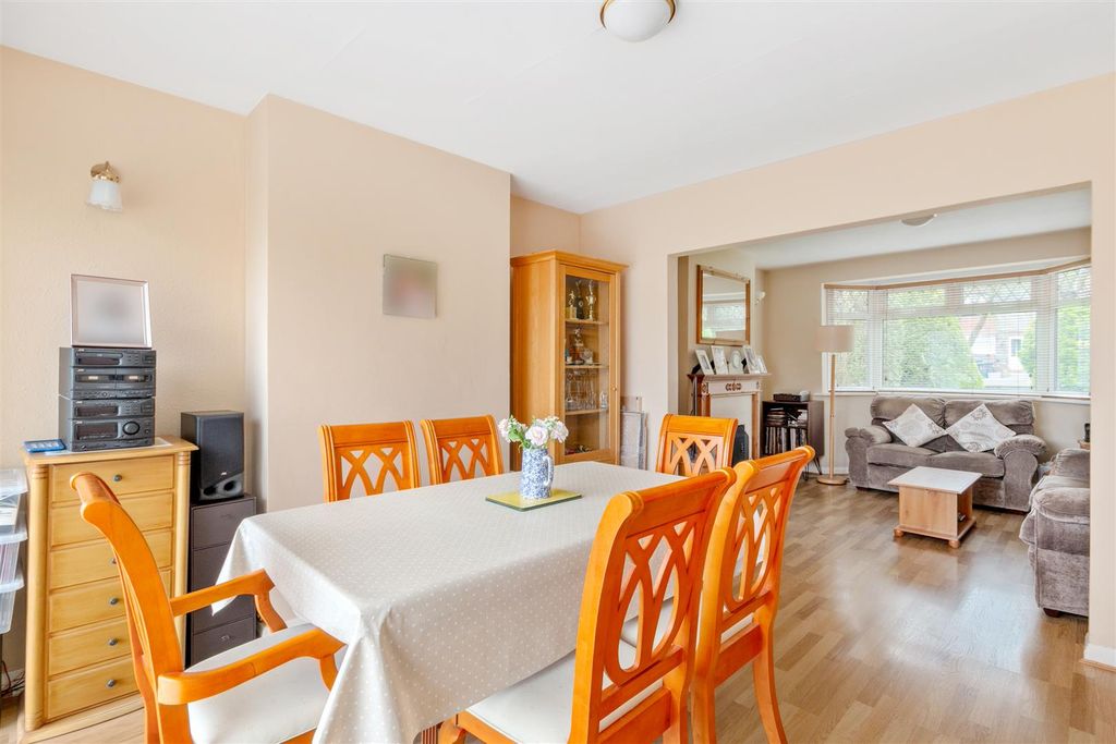 Property photo 3 of 12 Northernhay Road