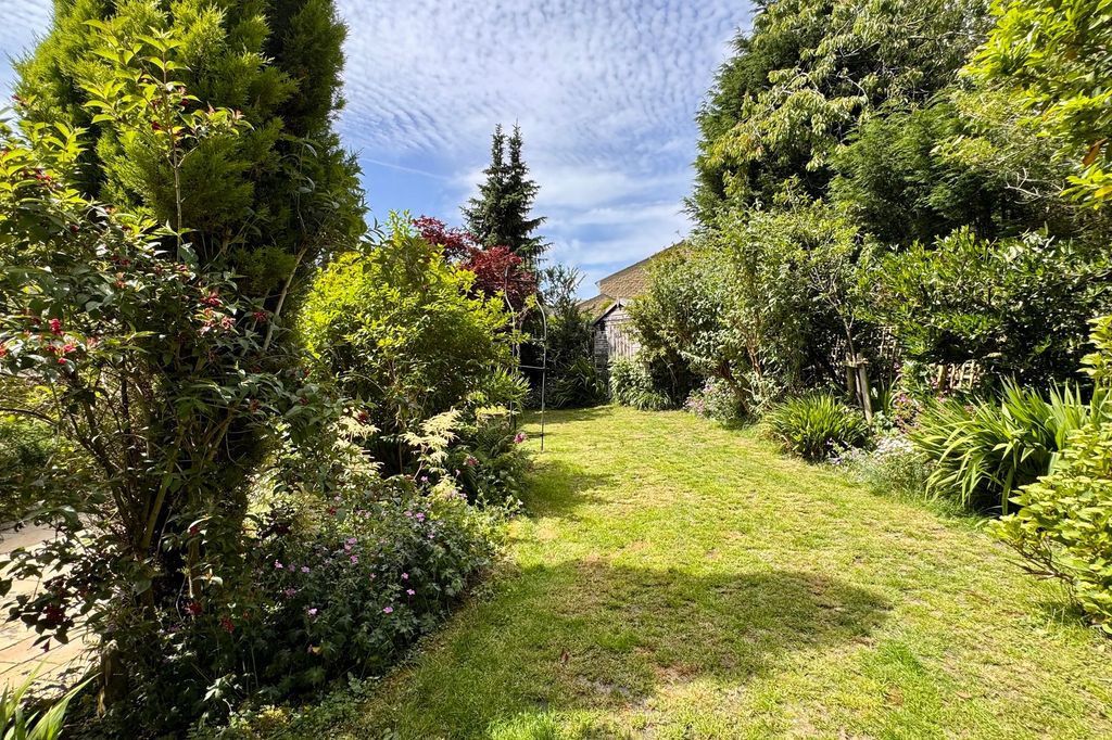 Property photo 3 of 27