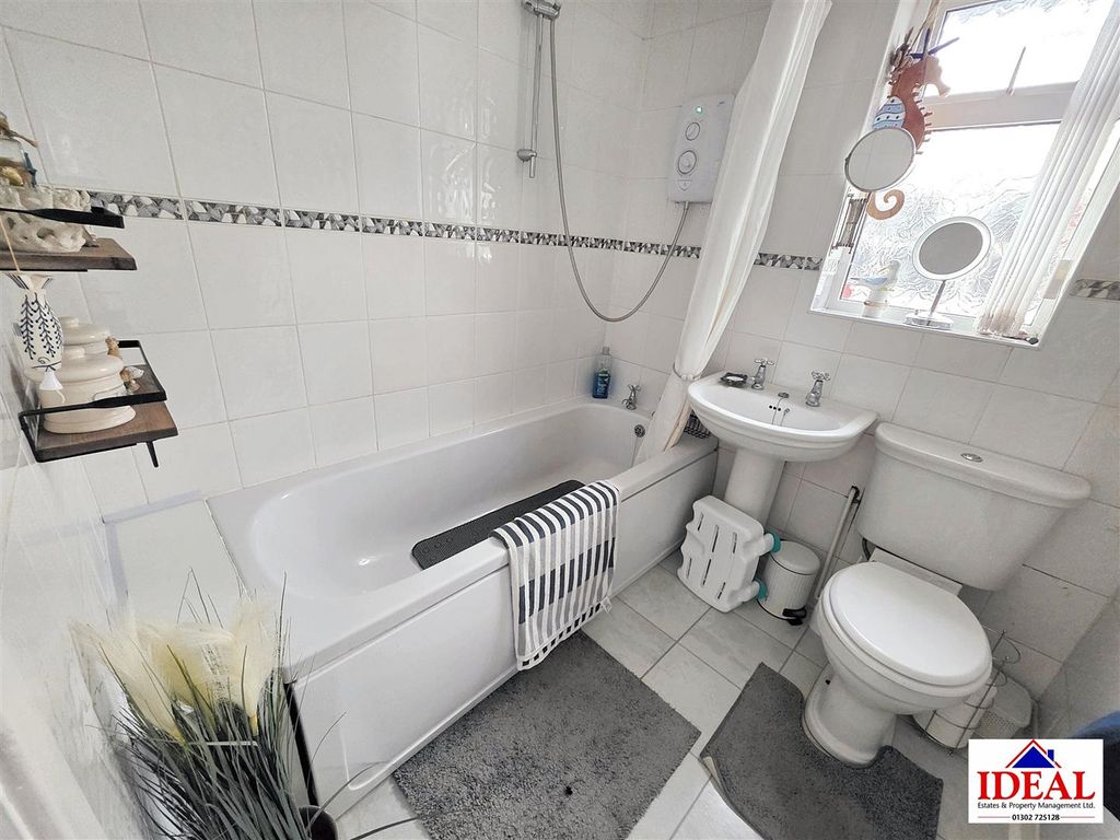 Property photo 3 of 11 1000022418.Jpg