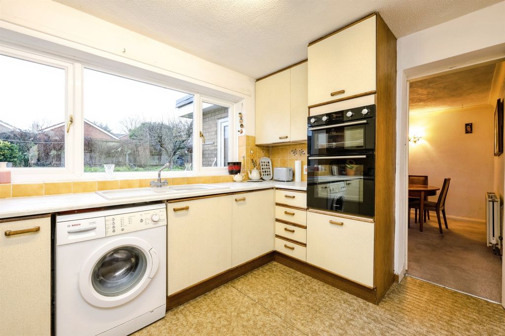 Property photo 2 of 15