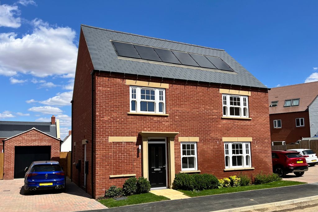Property photo 1 of 9 Plot 70 At The Watlings