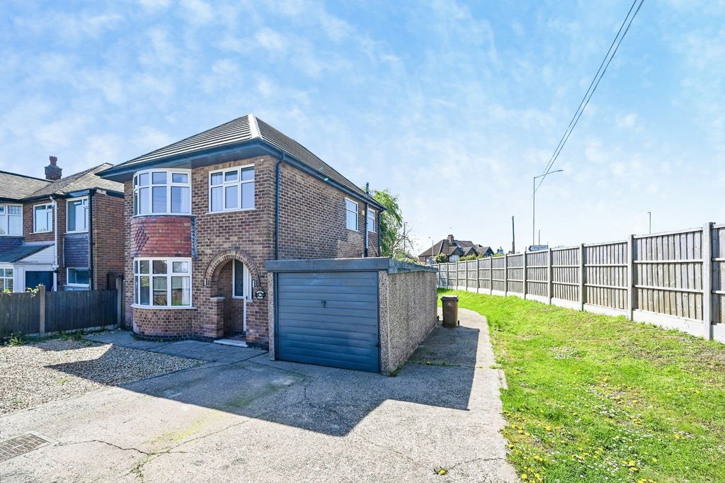 Property photo 1 of 21 Front