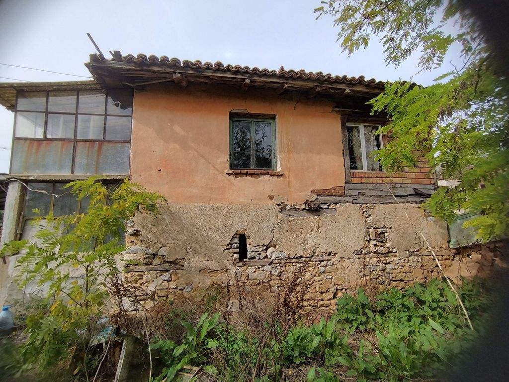 Property photo 2 of 6