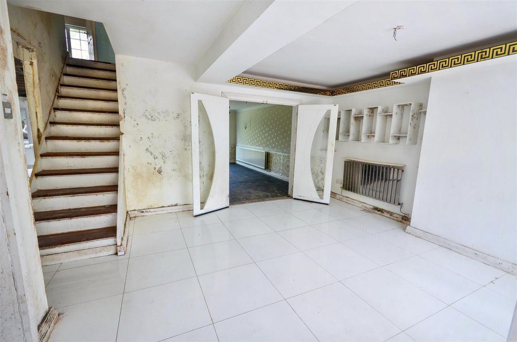 Property photo 3 of 23