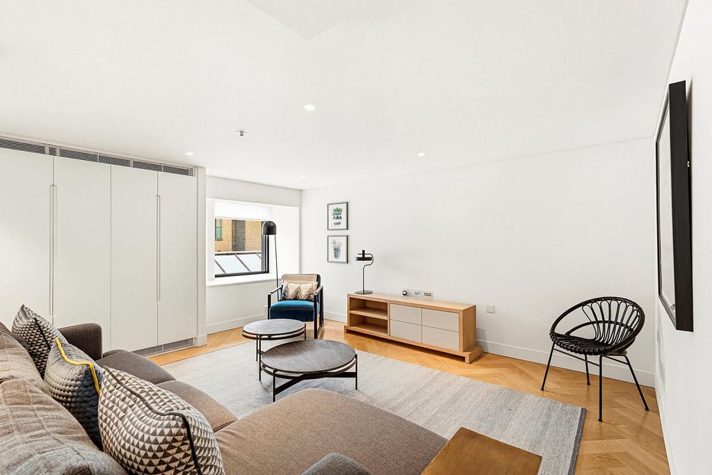 Property photo 2 of 8 Image