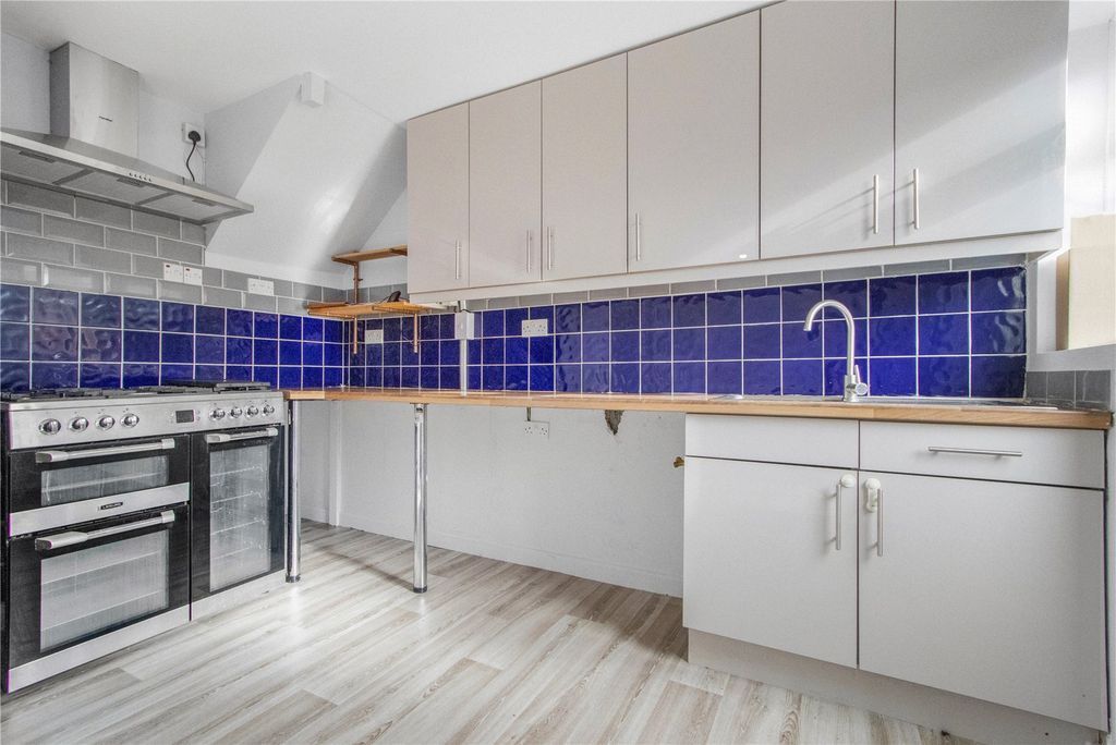 Property photo 1 of 14 Picture No. 12