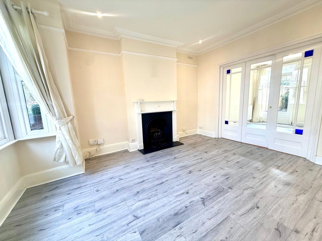 Property photo 3 of 17 Picture No. 13