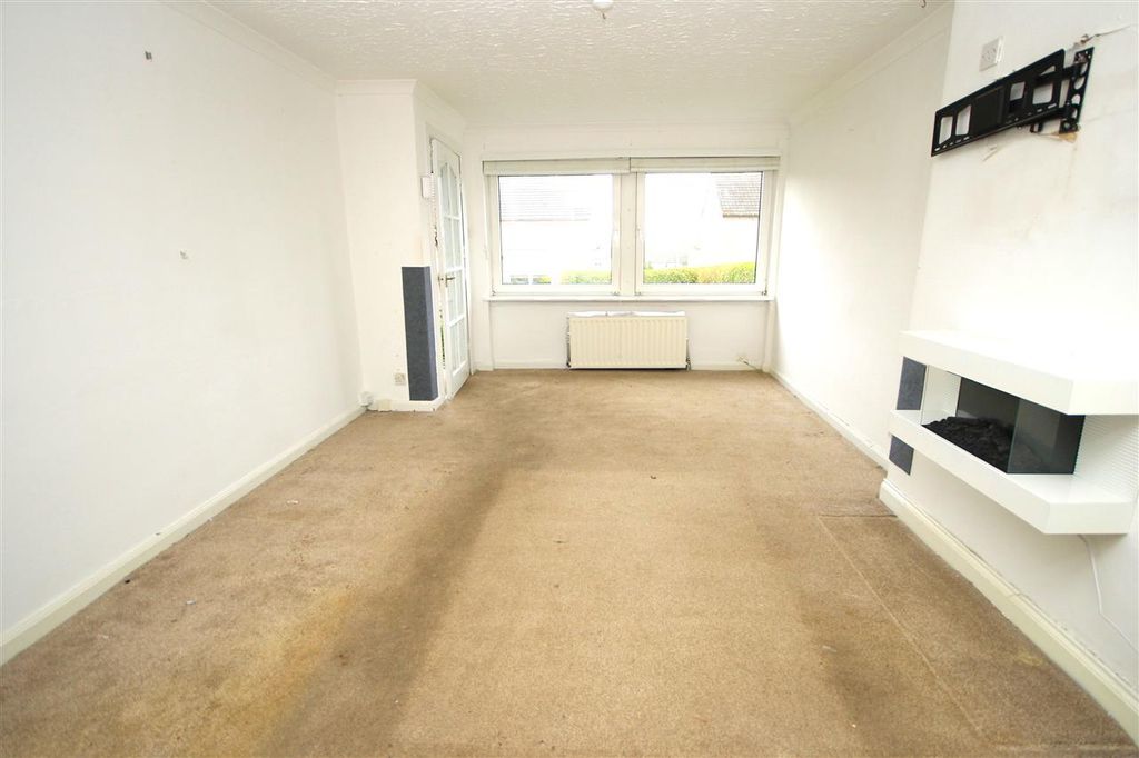 Property photo 2 of 9 Lounge