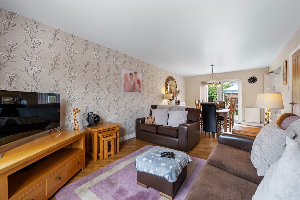 Property photo 2 of 37