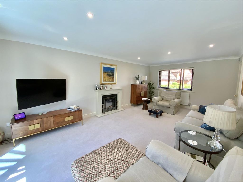 Property photo 2 of 19