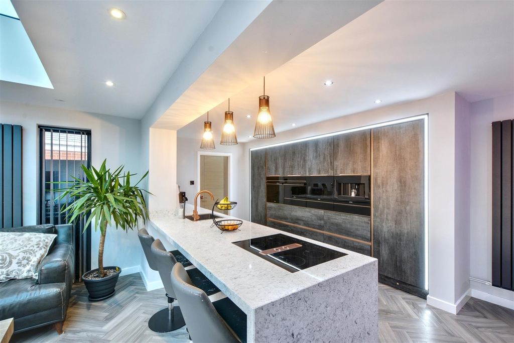 Property photo 3 of 23 Kitchen (3).Jpeg