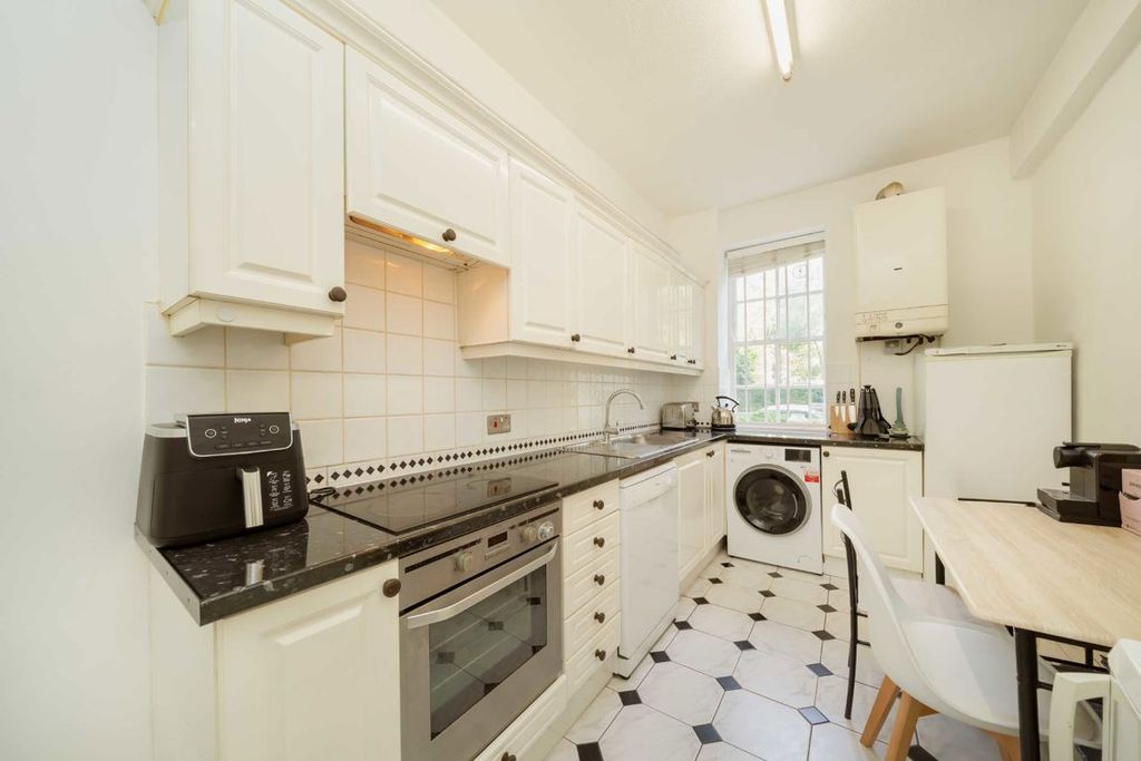 Property photo 3 of 6