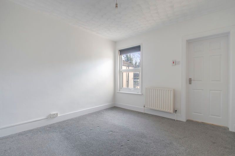 Property photo 3 of 9 Photo 10