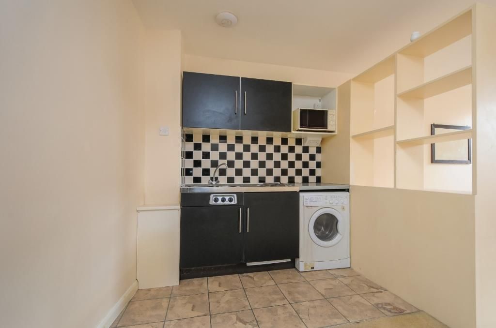 Property photo 2 of 9 Living Room