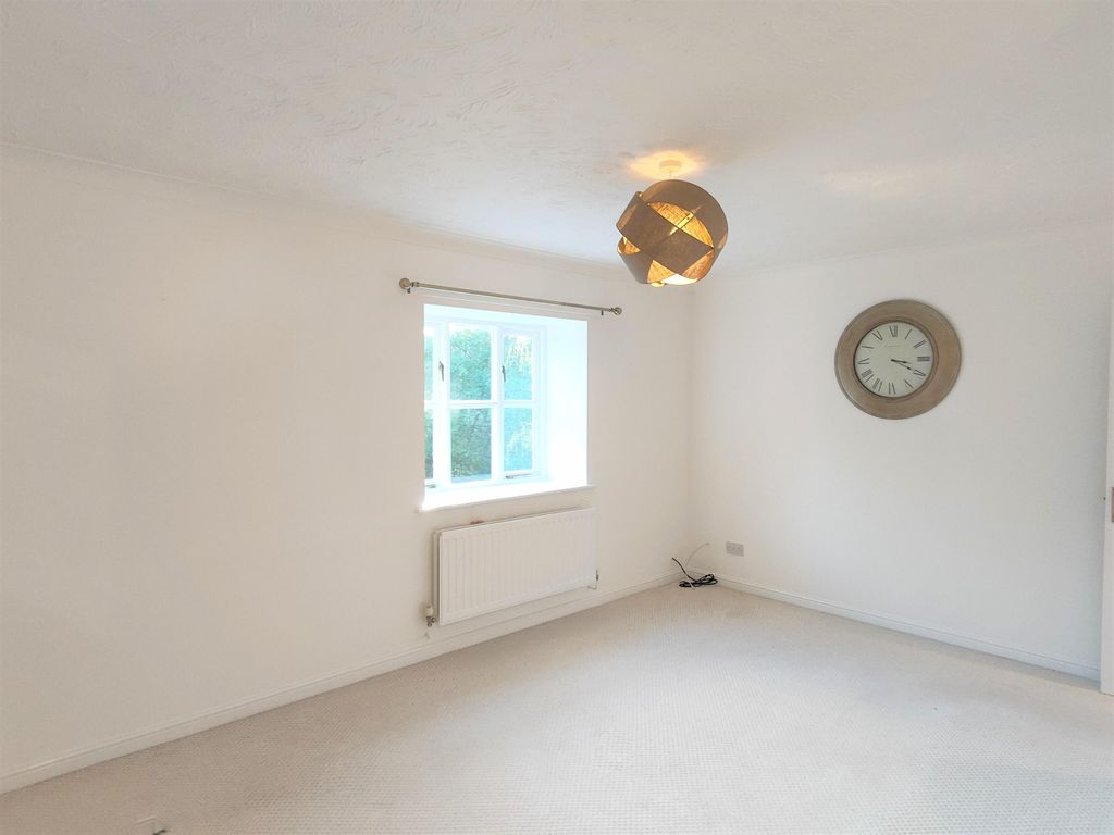 Property photo 2 of 12 Image