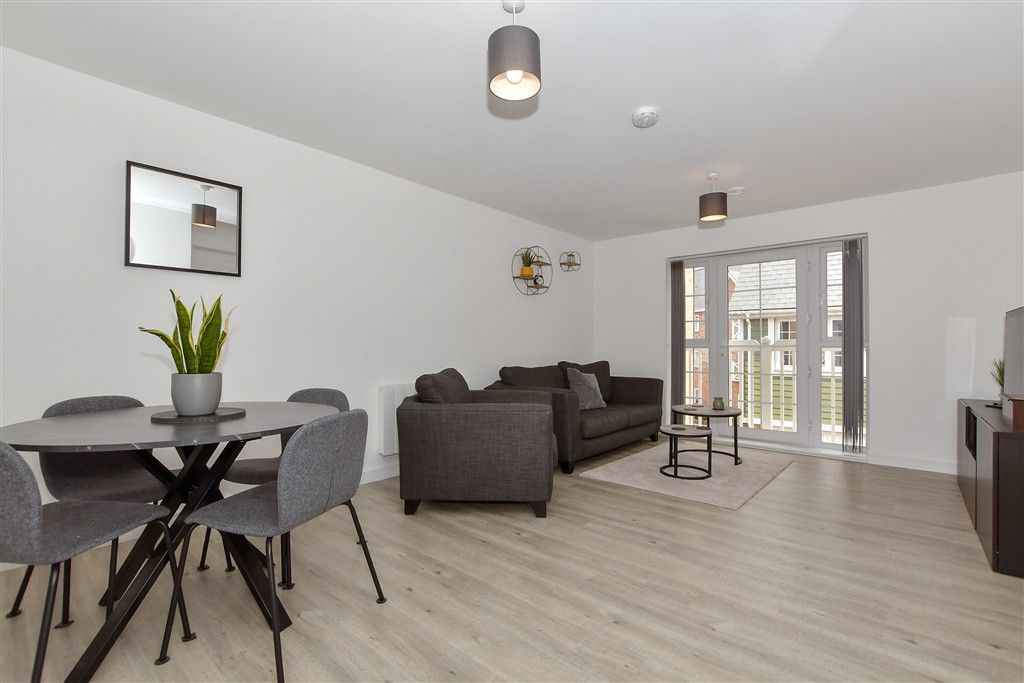 Property photo 3 of 13 Lounge/Diner