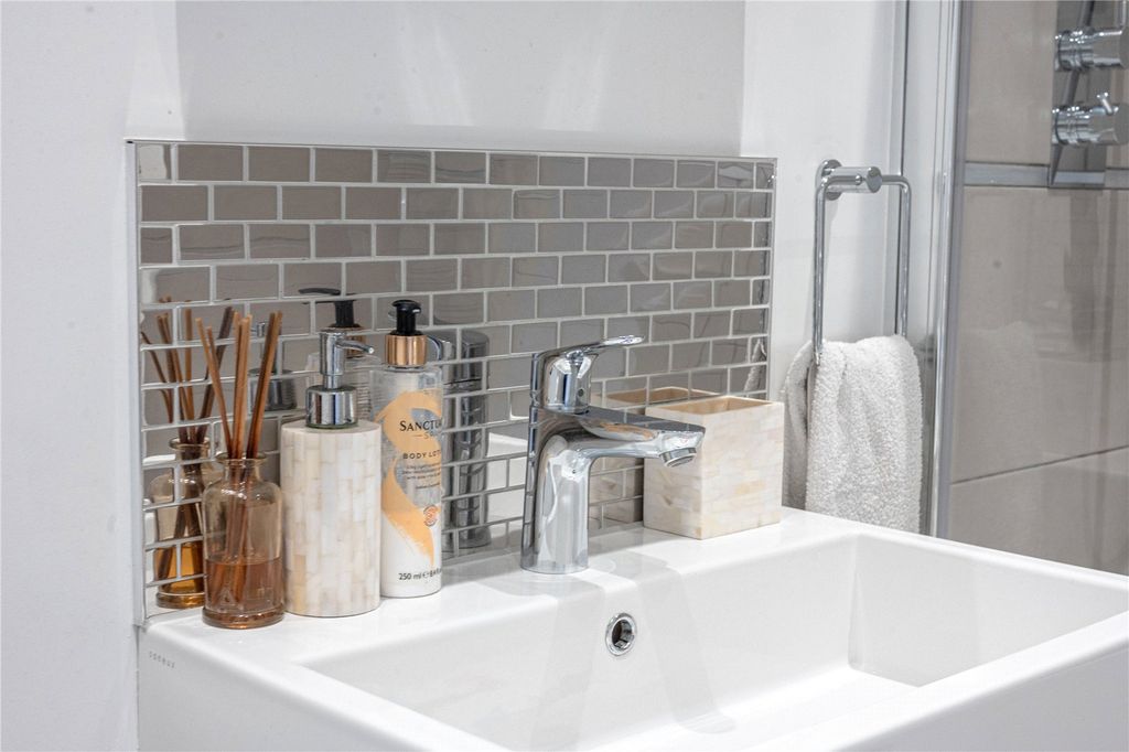 Property photo 2 of 21 Picture No. 08