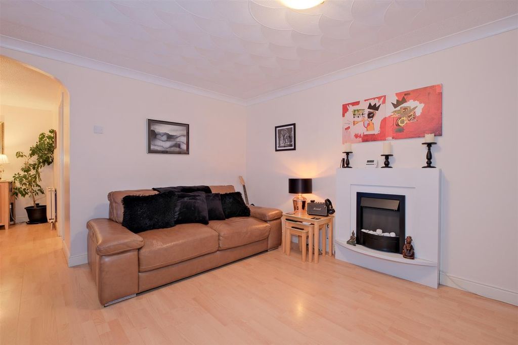 Property photo 3 of 20