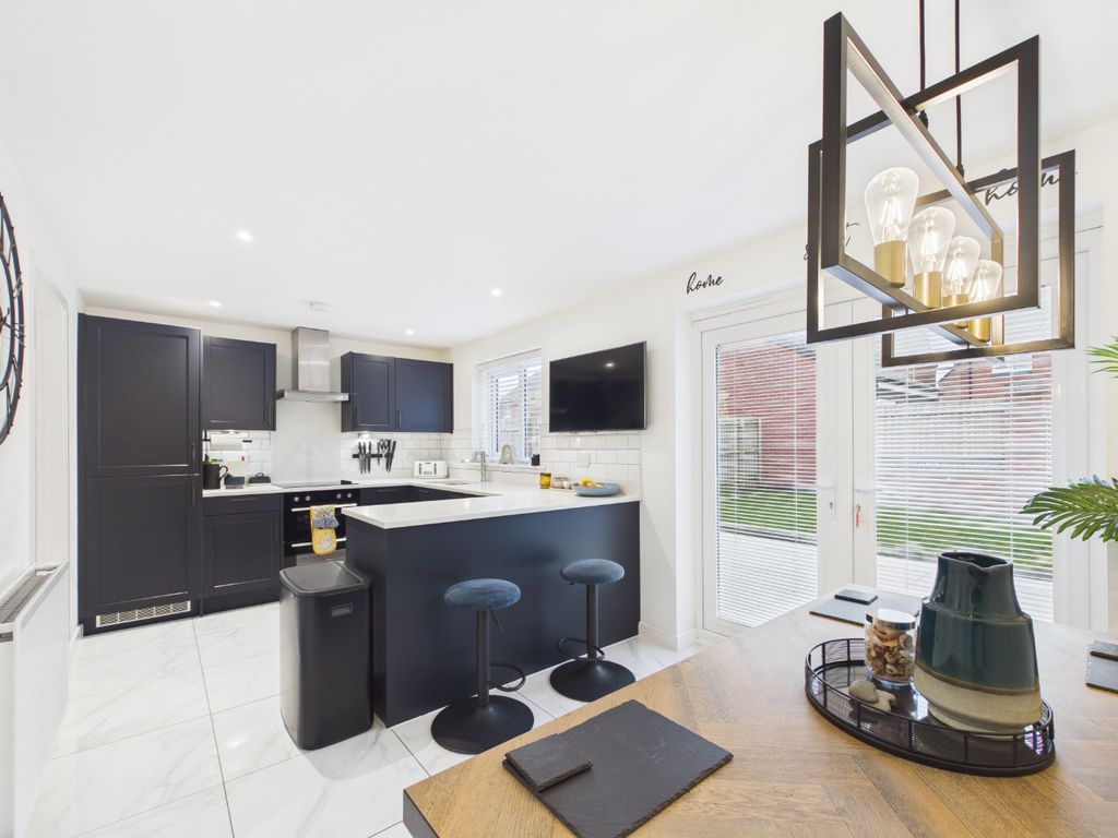 Property photo 2 of 28 4957375