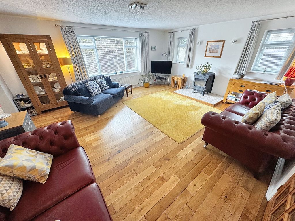 Property photo 3 of 24