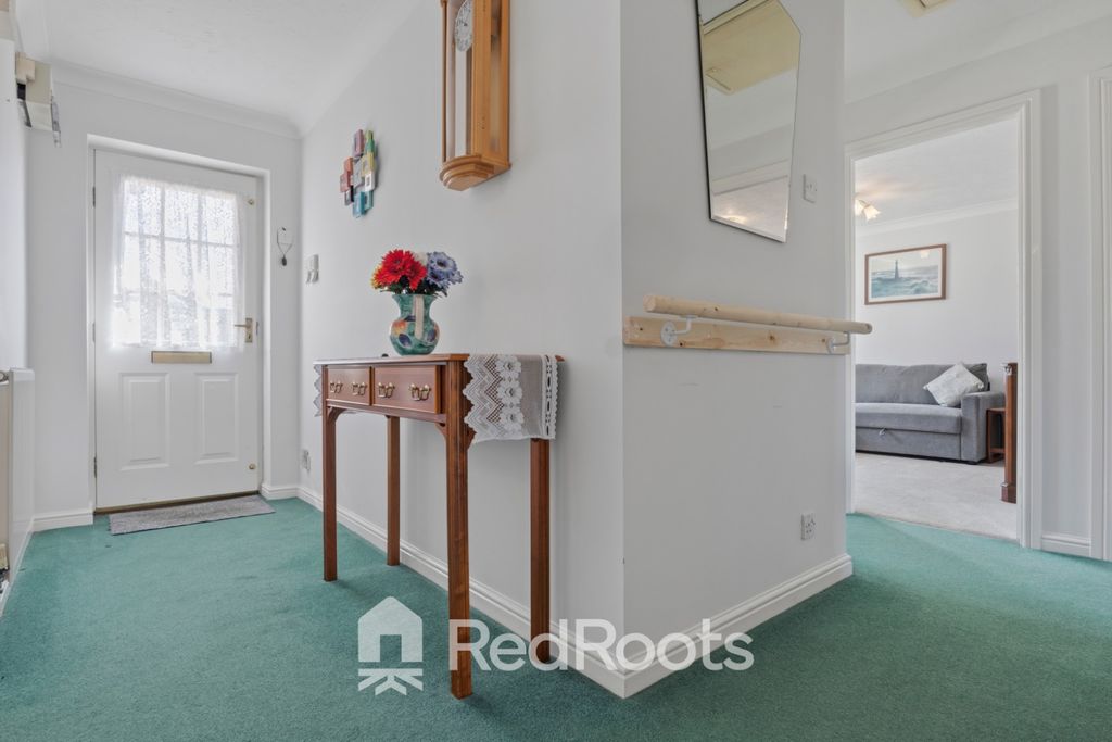 Property photo 2 of 22 5272883