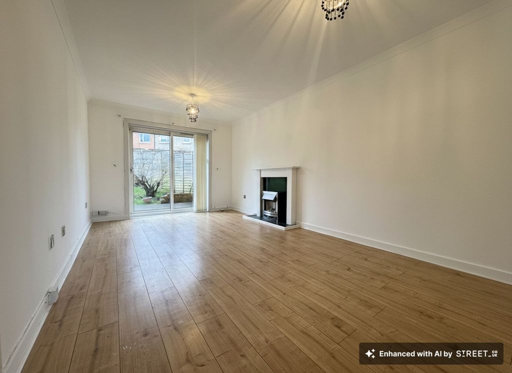 Property photo 2 of 13 Lounge