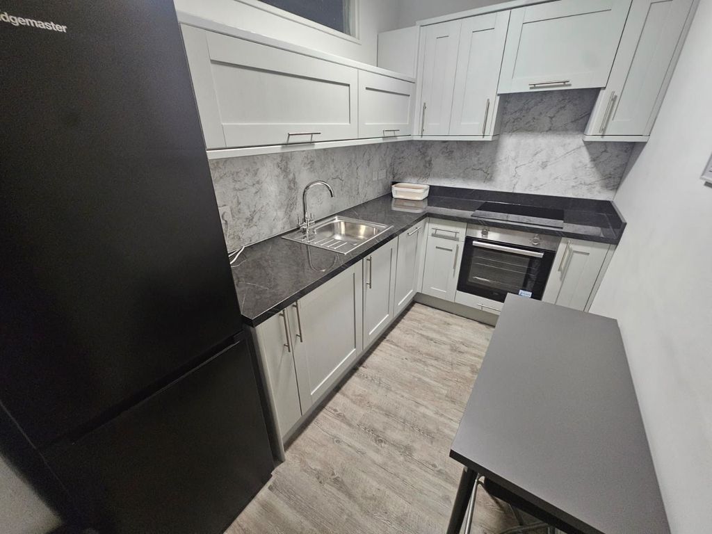 Property photo 3 of 11 Photograph 3