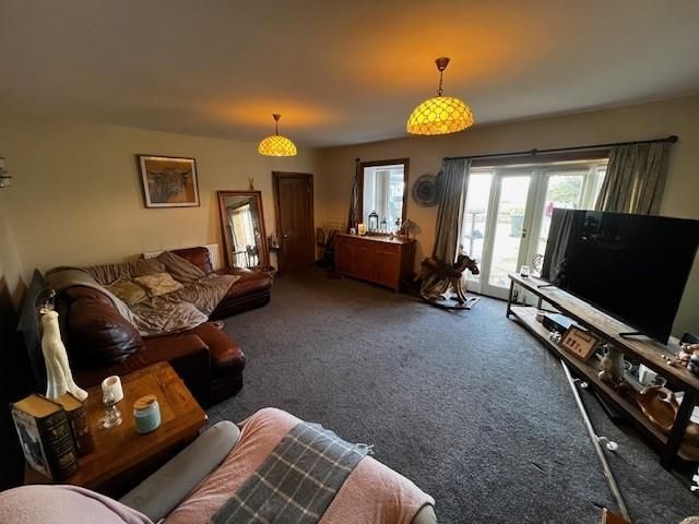 Property photo 1 of 9 Lounge