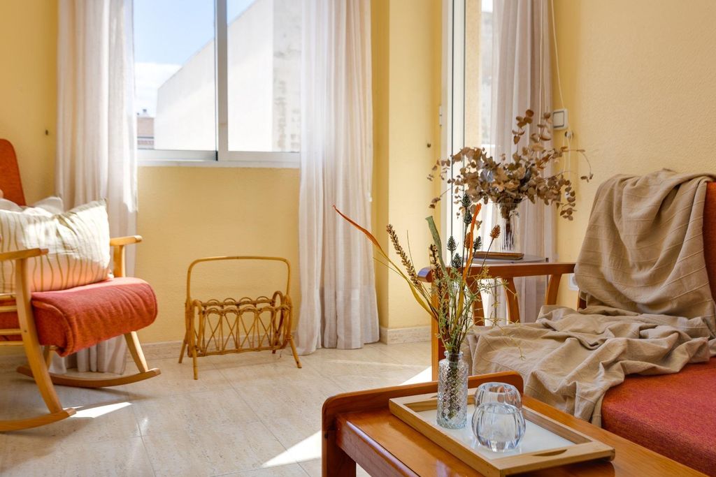 Property photo 2 of 43