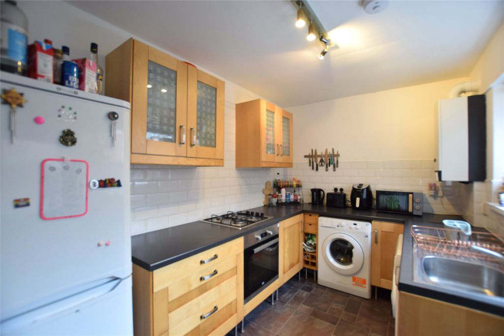Property photo 2 of 6 Kitchen