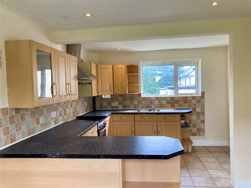 Property photo 3 of 21 Picture No. 06