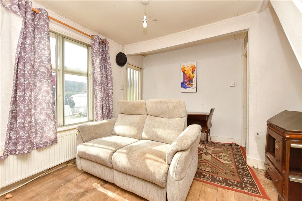 Property photo 2 of 9 Lounge