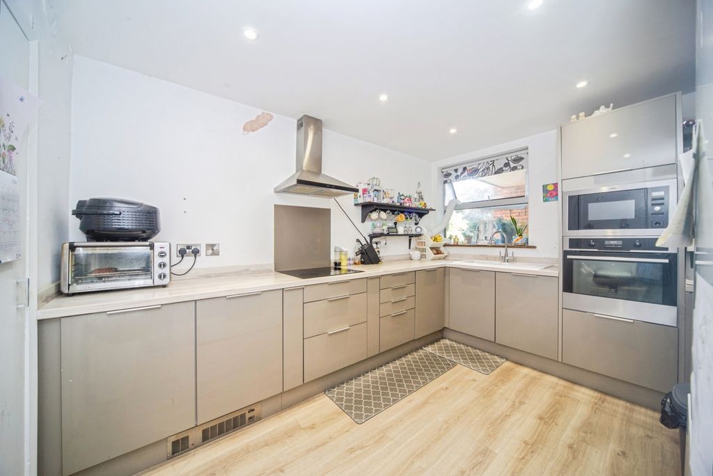 Property photo 2 of 19 Pbox-Img.Jpg