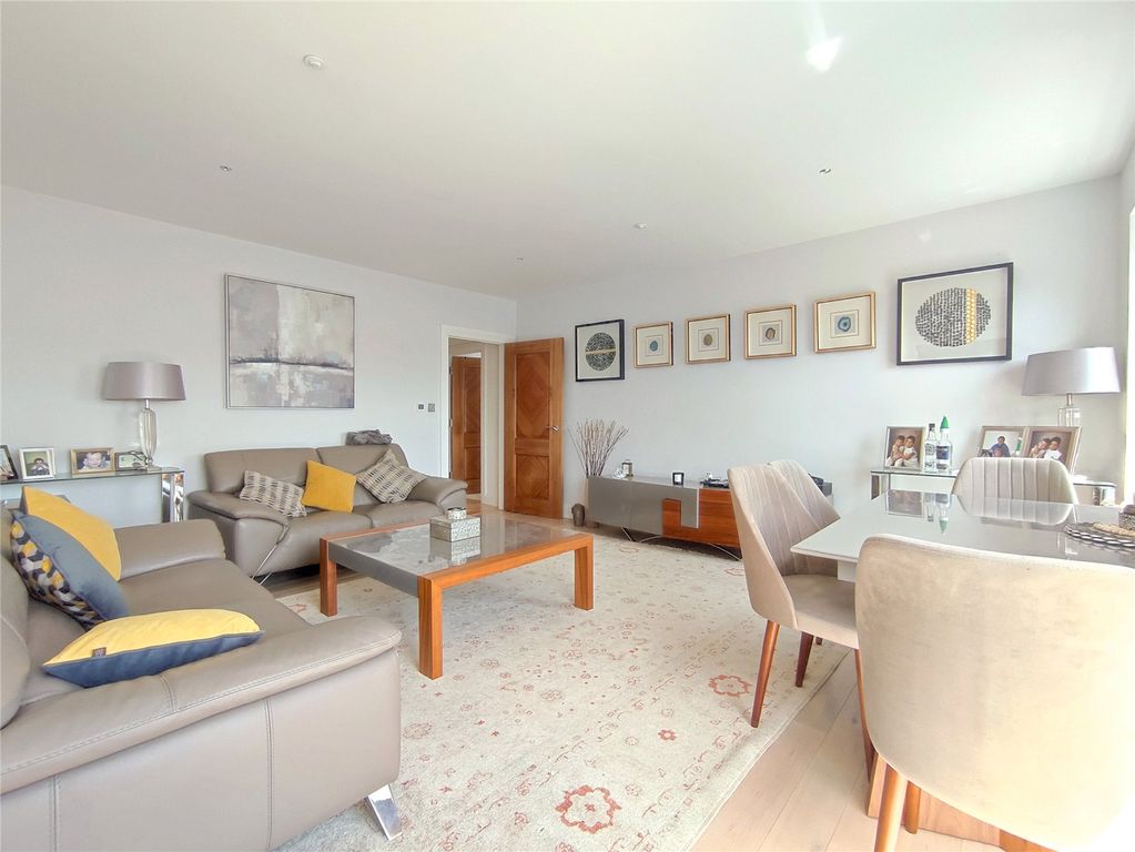 Property photo 3 of 9 Photo 10