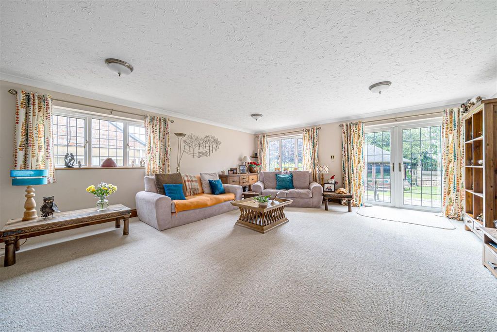 Property photo 2 of 19