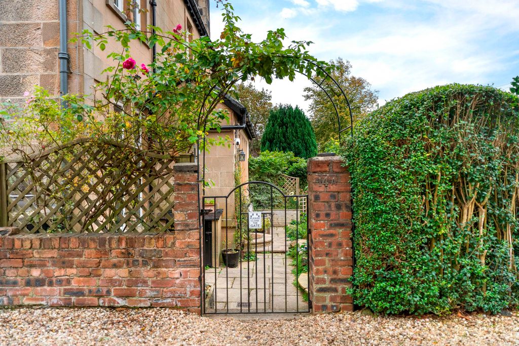 Property photo 3 of 46