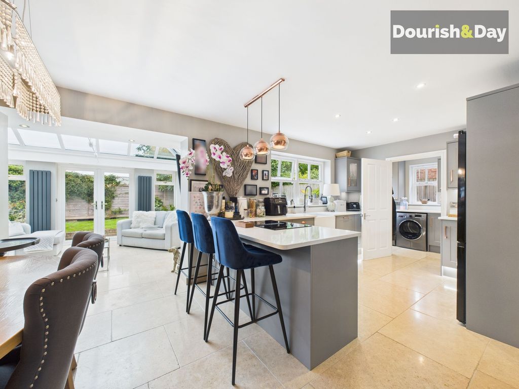 Property photo 3 of 23 Dining Kitchen