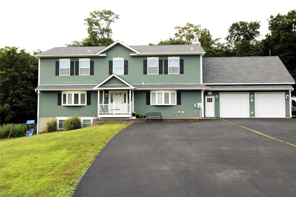 Property photo 1 of 17