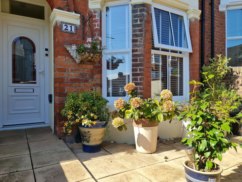 Property photo 2 of 24