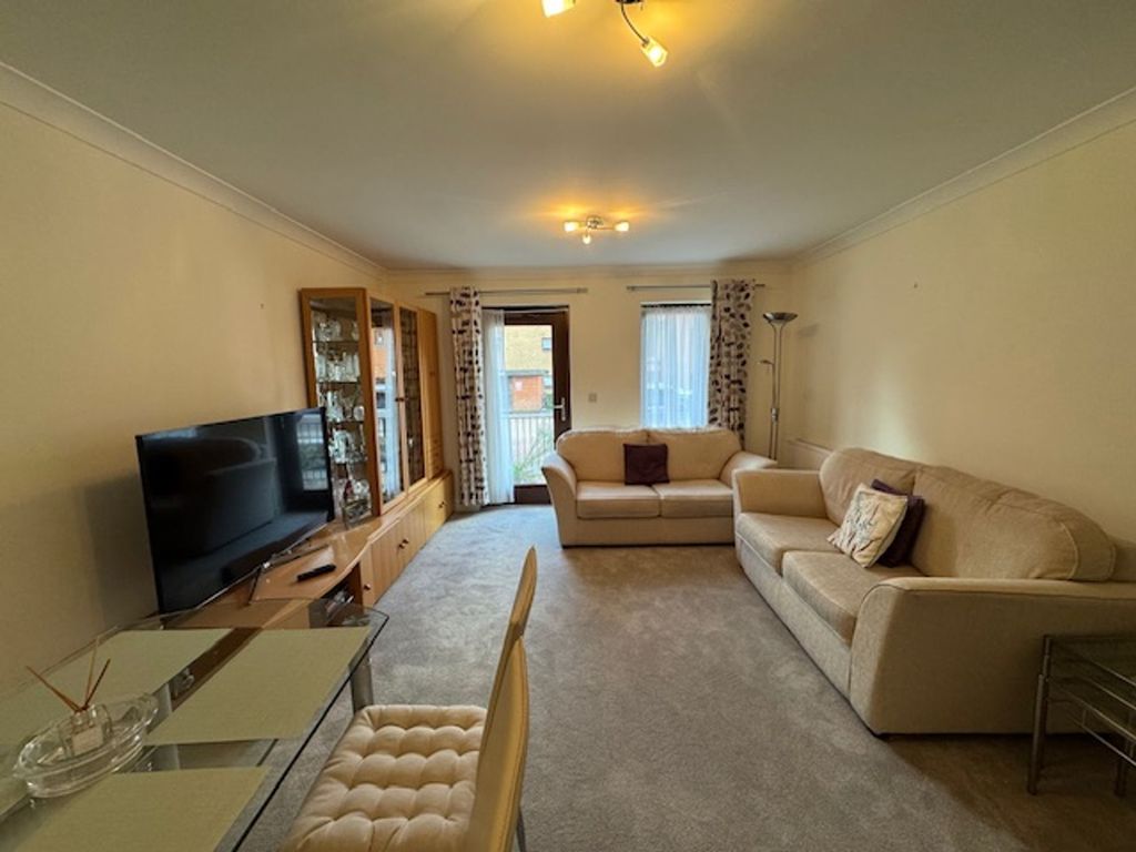 Property photo 2 of 10 Lounge