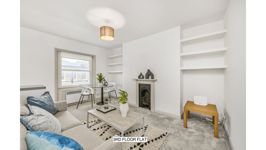 Property photo 2 of 14 02 3rd Flr Flat, 24 Nottingham Street (Id 461345).Jpg