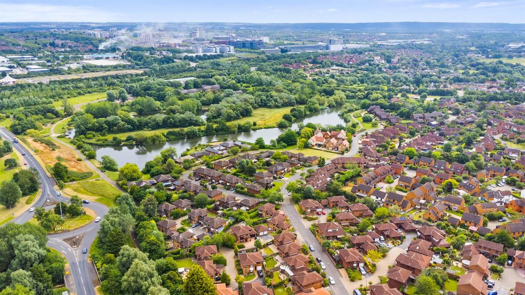 Property photo 2 of 23 37Gatcombeweb-34.Jpg