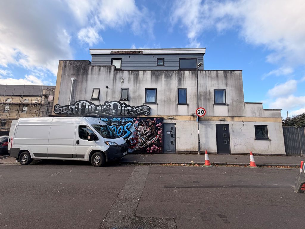 Property photo 1 of 1